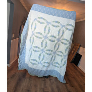 Double Wedding Ring Quilt 82 x 82 Scalloped